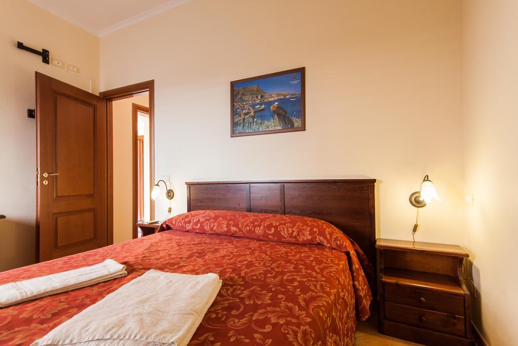 Casa Vacanze S. Marco Valderice Zimmer foto